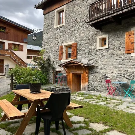 Le Roselend Apartment *